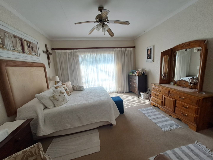 4 Bedroom Property for Sale in Eldoraigne Gauteng