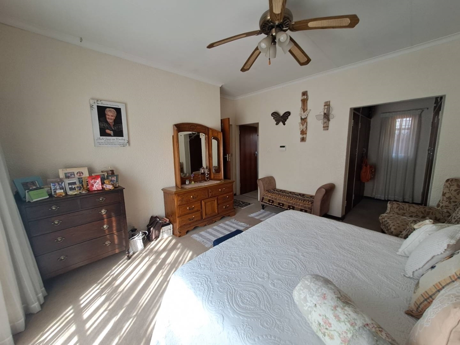 4 Bedroom Property for Sale in Eldoraigne Gauteng