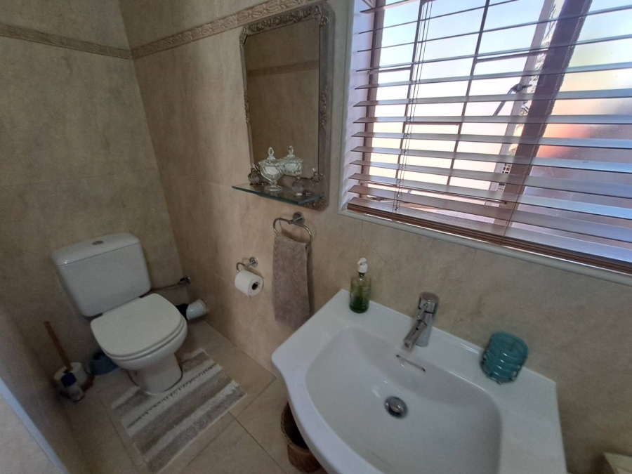 4 Bedroom Property for Sale in Eldoraigne Gauteng