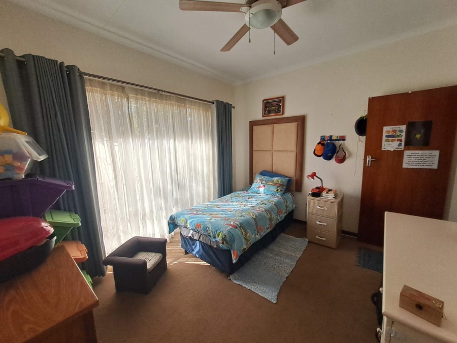 4 Bedroom Property for Sale in Eldoraigne Gauteng