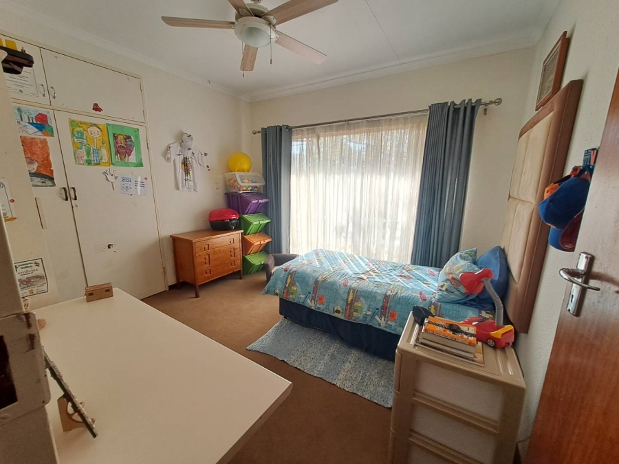 4 Bedroom Property for Sale in Eldoraigne Gauteng