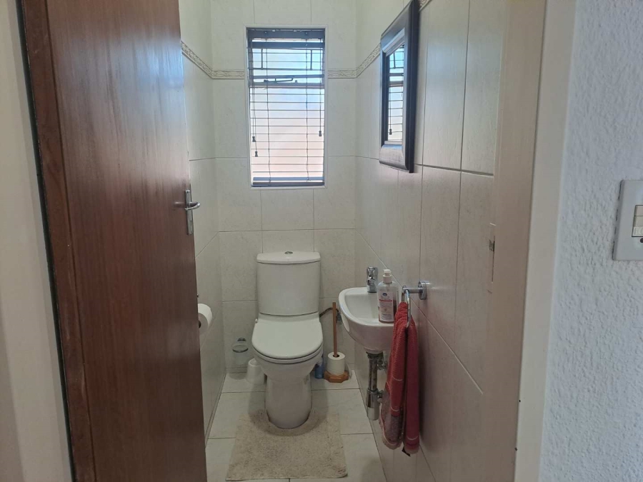 4 Bedroom Property for Sale in Eldoraigne Gauteng