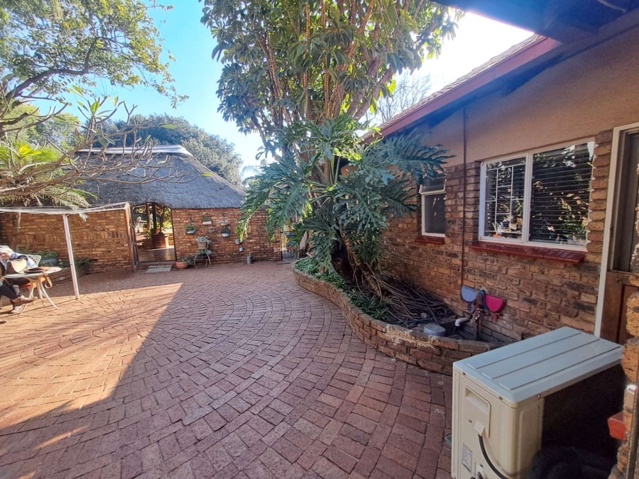4 Bedroom Property for Sale in Eldoraigne Gauteng