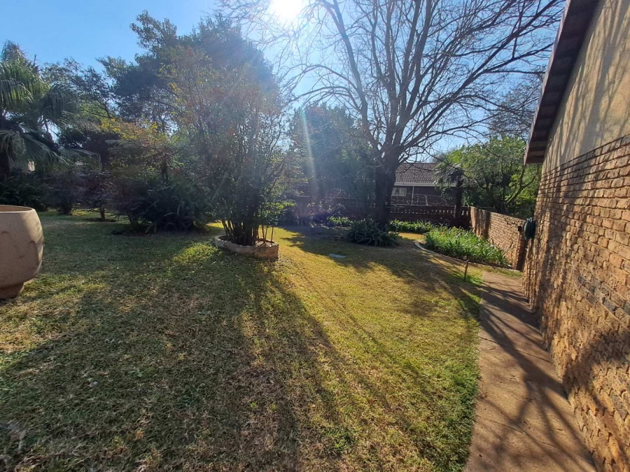 4 Bedroom Property for Sale in Eldoraigne Gauteng