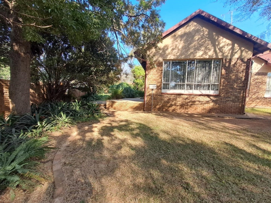 4 Bedroom Property for Sale in Eldoraigne Gauteng