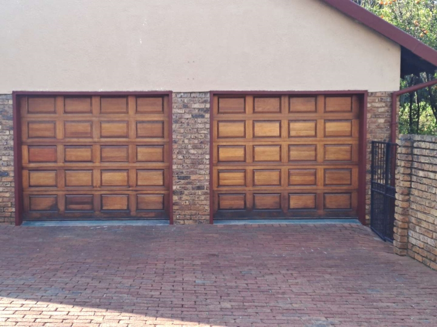 4 Bedroom Property for Sale in Eldoraigne Gauteng