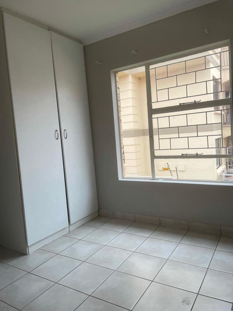 To Let 2 Bedroom Property for Rent in Little Falls Gauteng