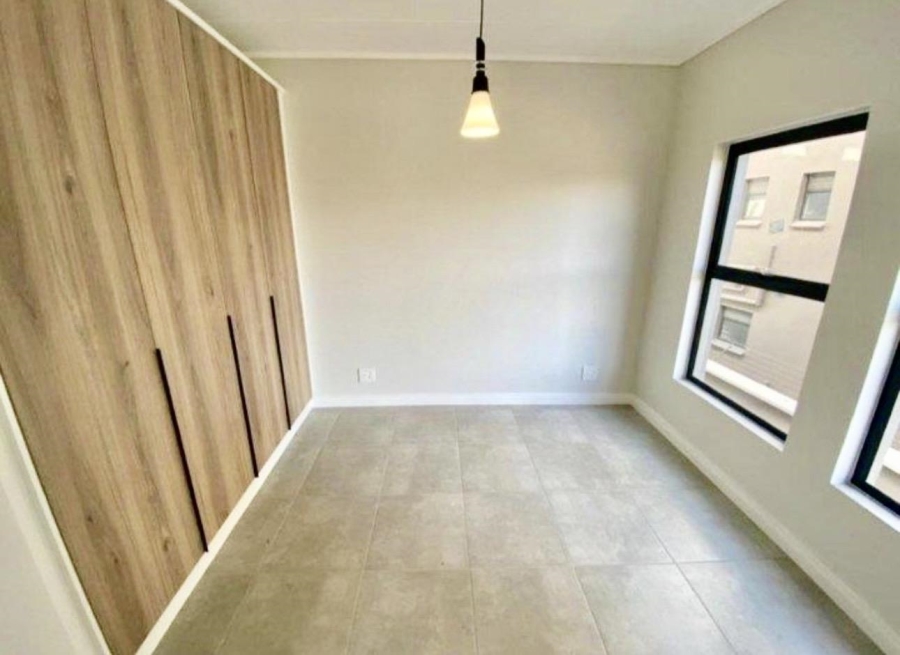 1 Bedroom Property for Sale in Waterfall Gauteng