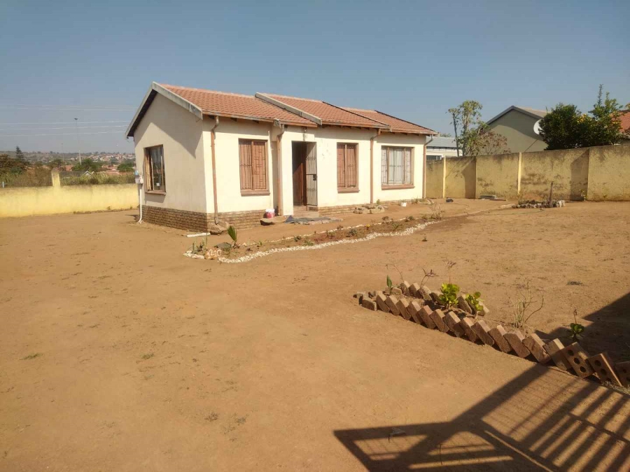 3 Bedroom Property for Sale in Soshanguve FF Gauteng