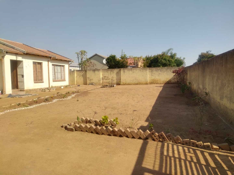 3 Bedroom Property for Sale in Soshanguve FF Gauteng