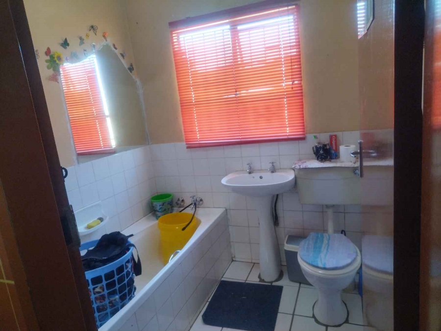 3 Bedroom Property for Sale in Soshanguve FF Gauteng
