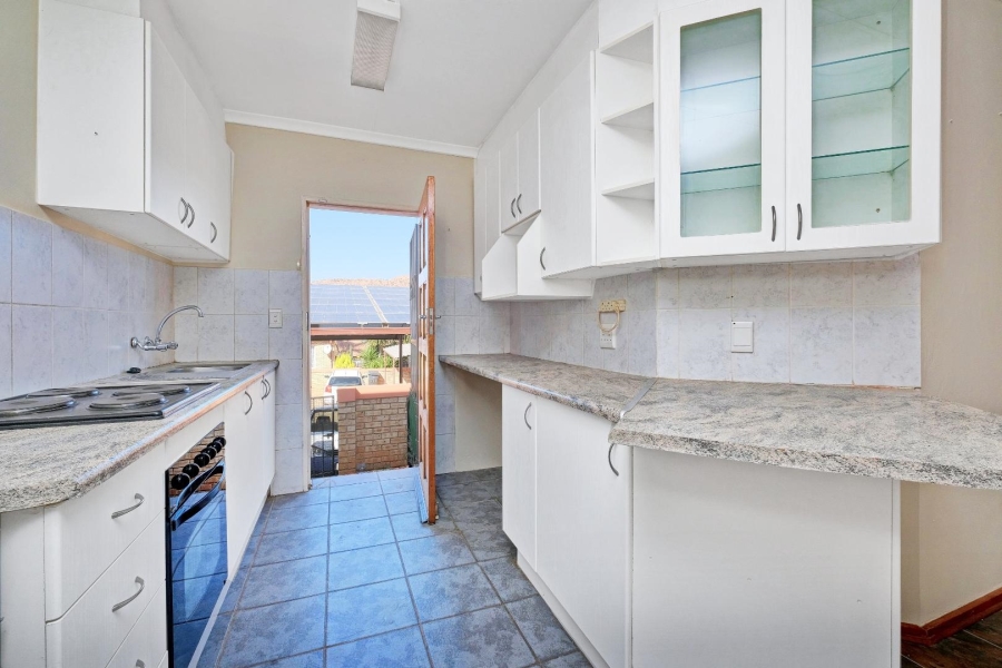 2 Bedroom Property for Sale in Wilgeheuwel Gauteng