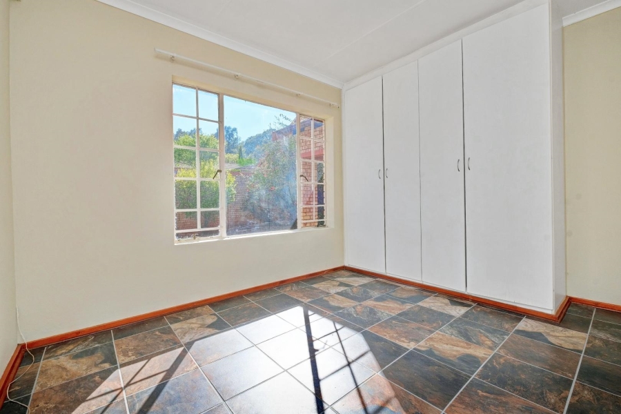 2 Bedroom Property for Sale in Wilgeheuwel Gauteng
