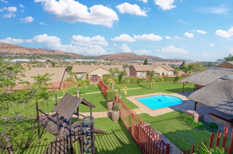 2 Bedroom Property for Sale in Wilgeheuwel Gauteng