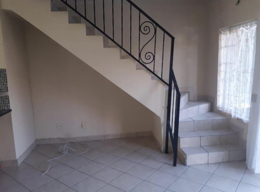 To Let 2 Bedroom Property for Rent in Vorna Valley Gauteng