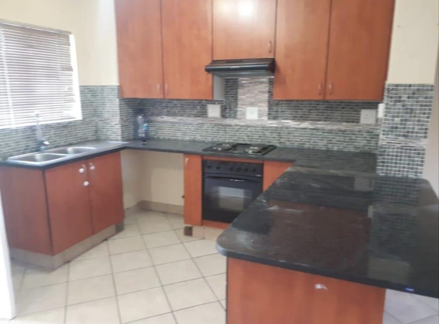 To Let 2 Bedroom Property for Rent in Vorna Valley Gauteng