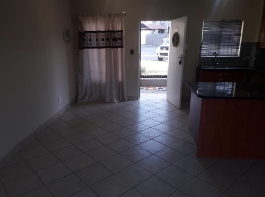 To Let 2 Bedroom Property for Rent in Vorna Valley Gauteng