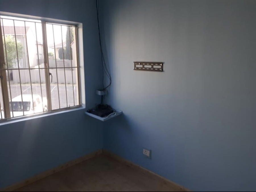 To Let 2 Bedroom Property for Rent in Vorna Valley Gauteng