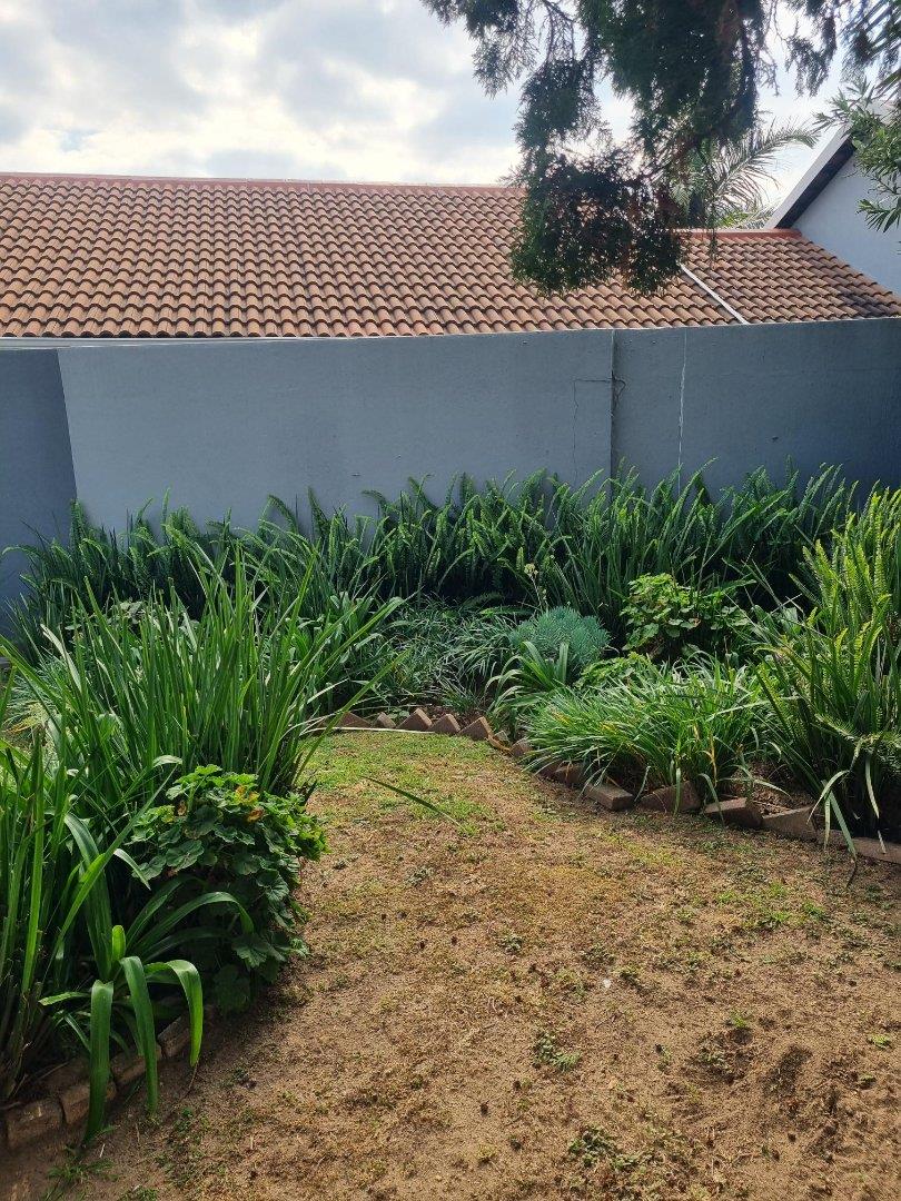 2 Bedroom Property for Sale in Sonneglans Gauteng