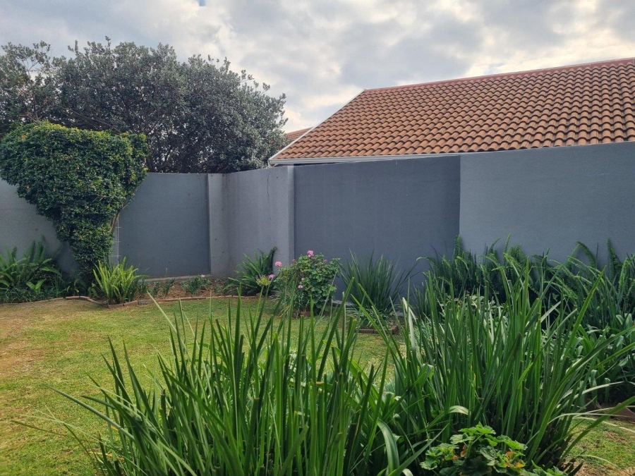 2 Bedroom Property for Sale in Sonneglans Gauteng