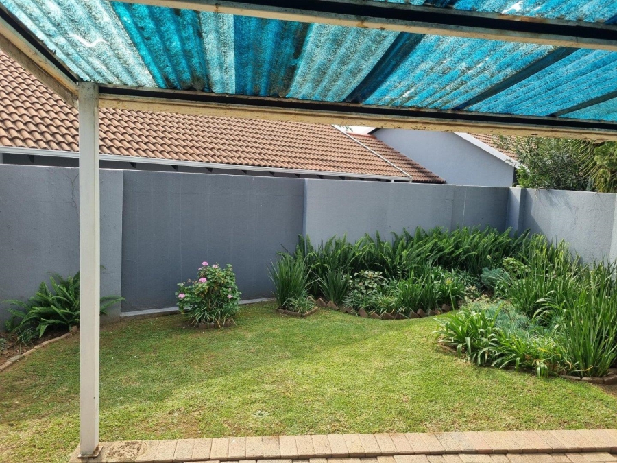 2 Bedroom Property for Sale in Sonneglans Gauteng