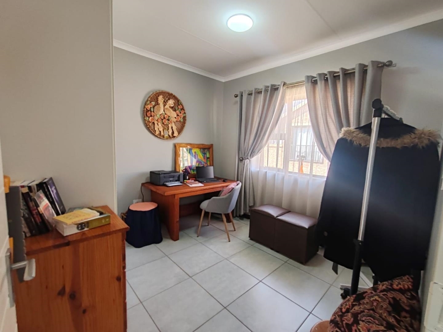 3 Bedroom Property for Sale in Goedeburg Gauteng