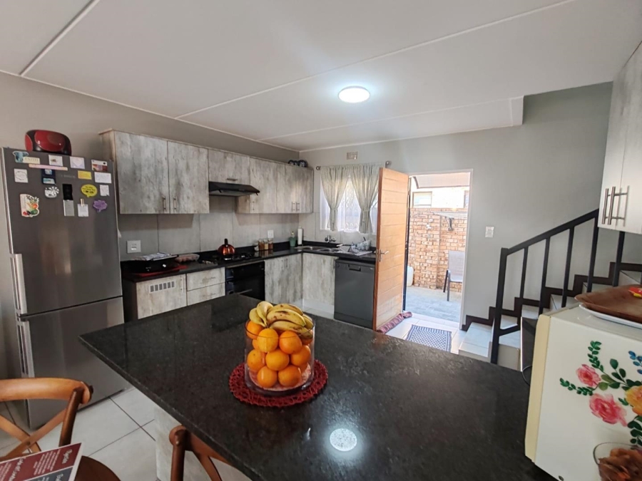 3 Bedroom Property for Sale in Goedeburg Gauteng