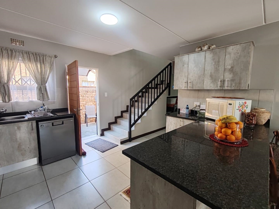 3 Bedroom Property for Sale in Goedeburg Gauteng