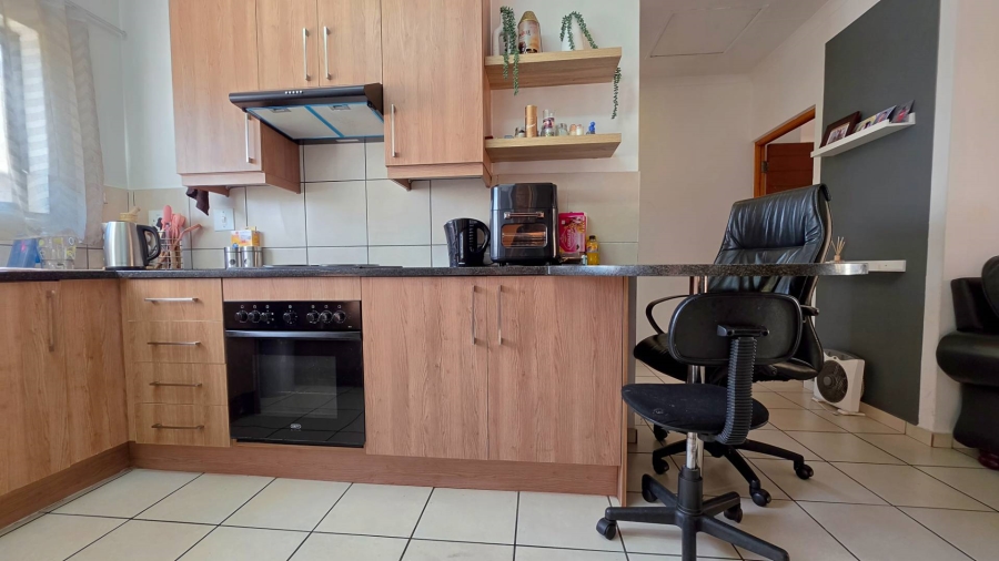 2 Bedroom Property for Sale in South Crest Gauteng