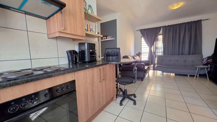2 Bedroom Property for Sale in South Crest Gauteng