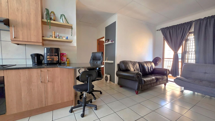 2 Bedroom Property for Sale in South Crest Gauteng