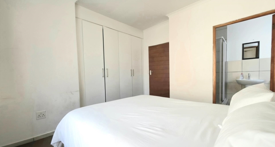 2 Bedroom Property for Sale in South Crest Gauteng