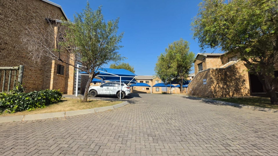 2 Bedroom Property for Sale in South Crest Gauteng