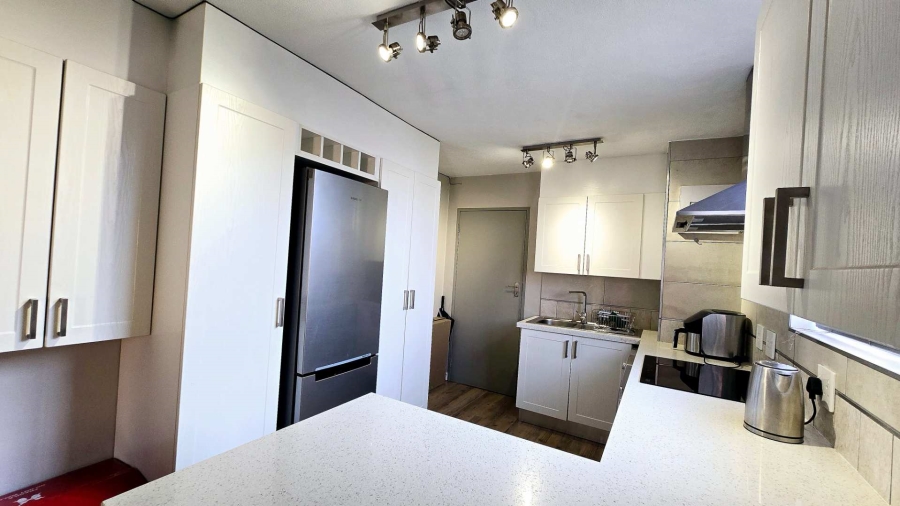 1 Bedroom Property for Sale in Hillcrest Gauteng