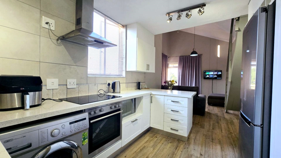 1 Bedroom Property for Sale in Hillcrest Gauteng