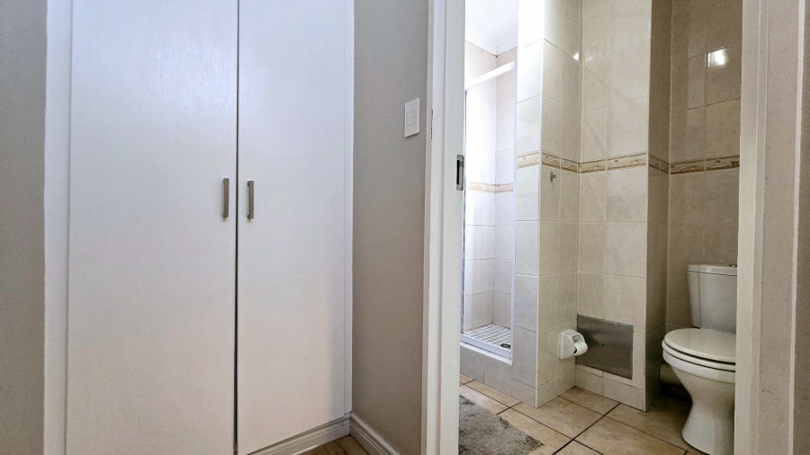 1 Bedroom Property for Sale in Hillcrest Gauteng
