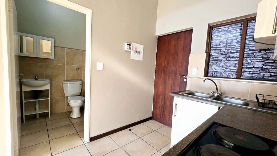 1 Bedroom Property for Sale in Hillcrest Gauteng