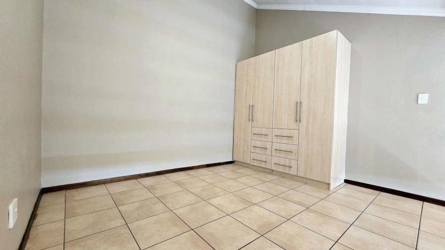 1 Bedroom Property for Sale in Hillcrest Gauteng
