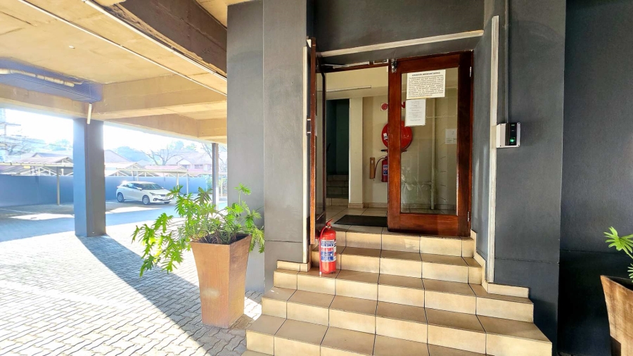 1 Bedroom Property for Sale in Hillcrest Gauteng