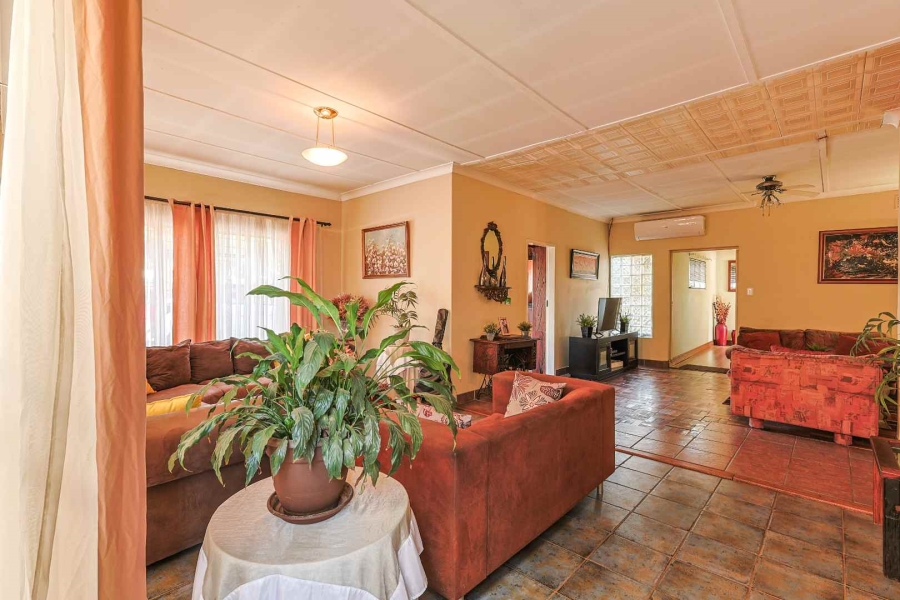 3 Bedroom Property for Sale in Waverley Gauteng