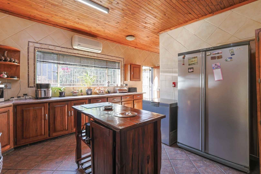 3 Bedroom Property for Sale in Waverley Gauteng