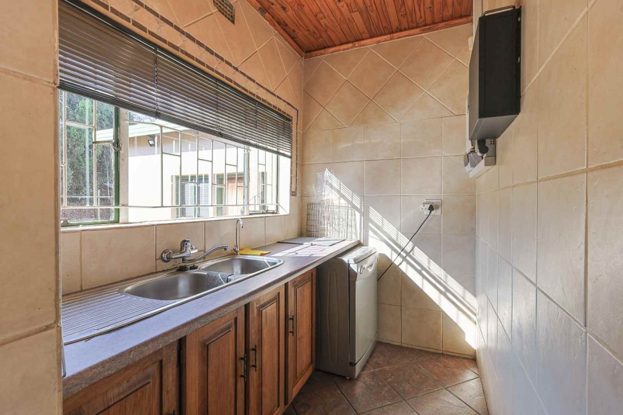 3 Bedroom Property for Sale in Waverley Gauteng
