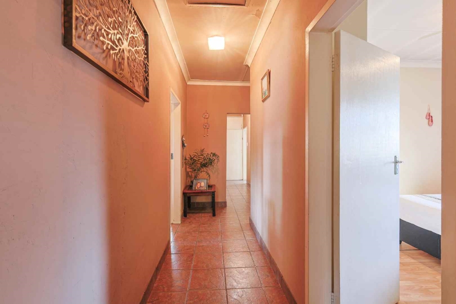 3 Bedroom Property for Sale in Waverley Gauteng