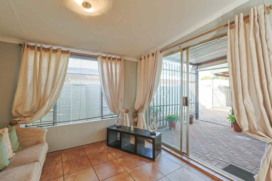 3 Bedroom Property for Sale in Waverley Gauteng