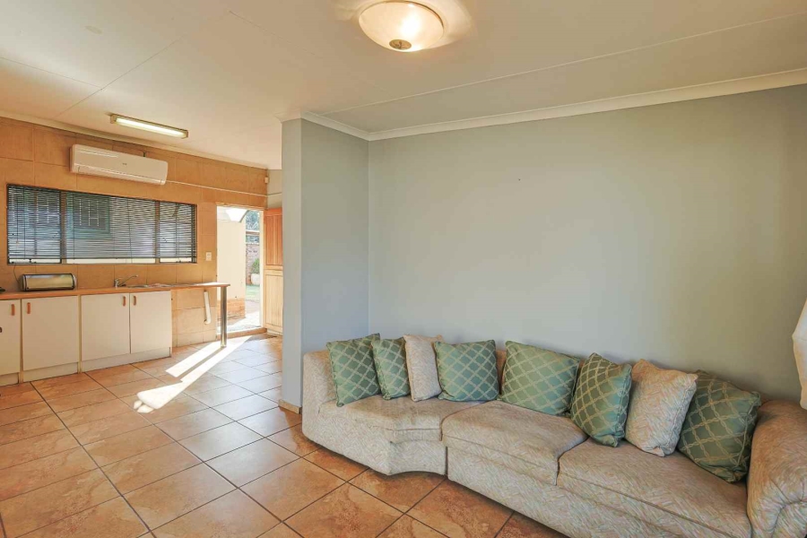 3 Bedroom Property for Sale in Waverley Gauteng