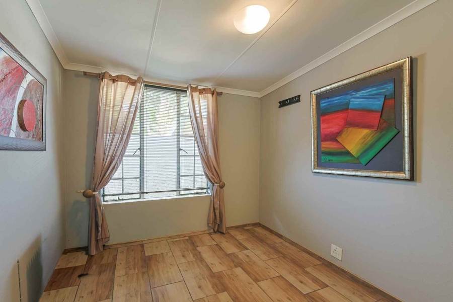 3 Bedroom Property for Sale in Waverley Gauteng