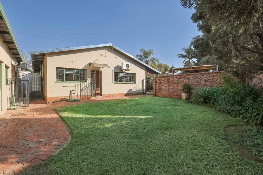 3 Bedroom Property for Sale in Waverley Gauteng