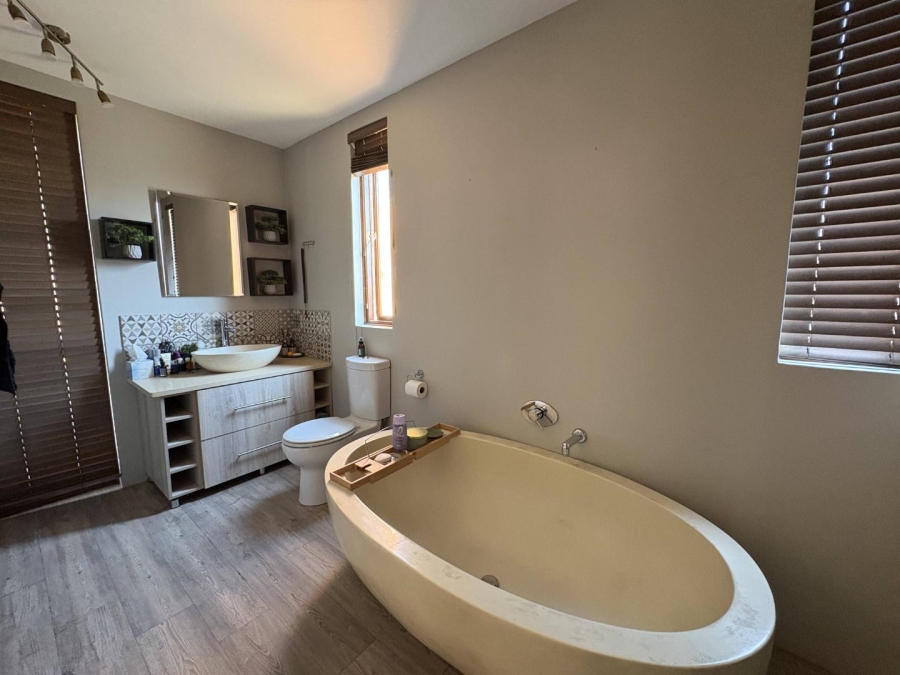 2 Bedroom Property for Sale in Heritage Hill Gauteng
