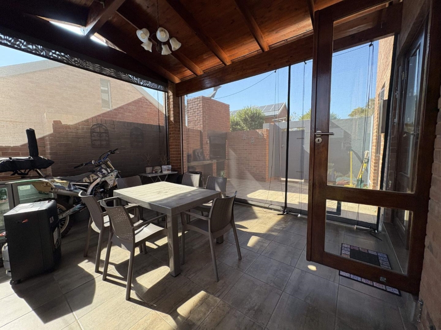 2 Bedroom Property for Sale in Heritage Hill Gauteng
