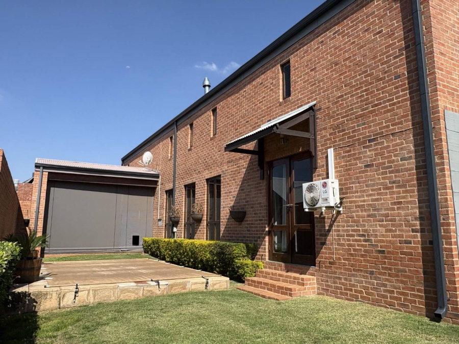 2 Bedroom Property for Sale in Heritage Hill Gauteng